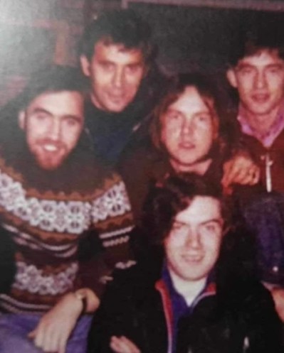Gearóid MacDomhnaill (middle row left) with fellow internees.