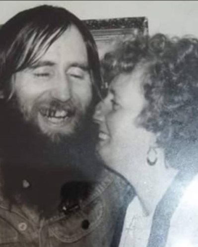 Fra McCann with his mother when released from H Block Blanket Protest